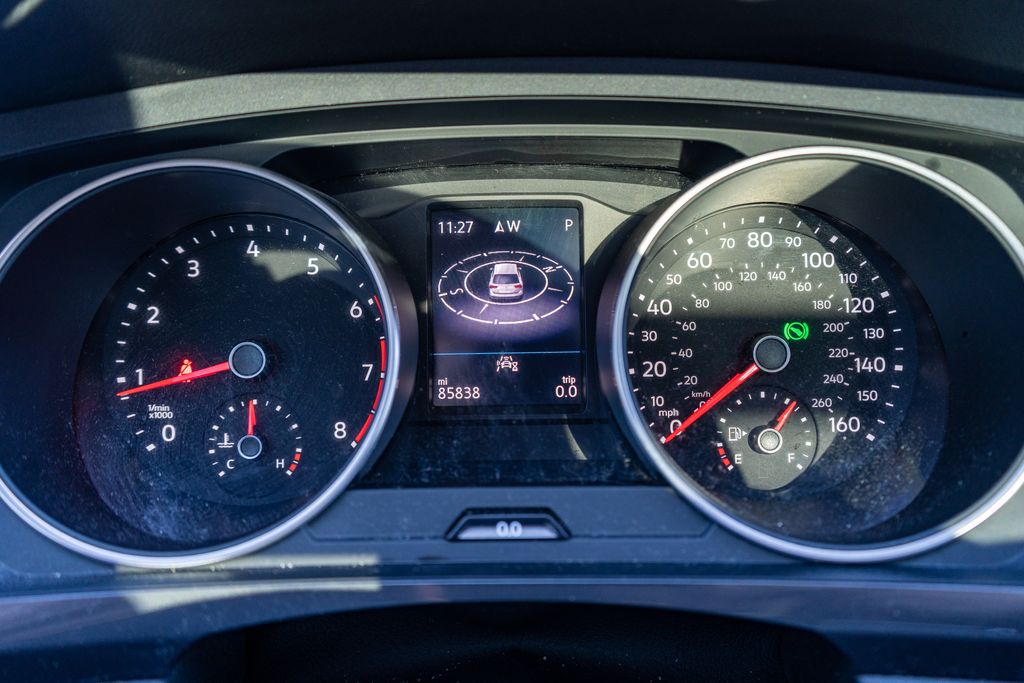 2021 VOLKSWAGEN TIGUAN - Image 25