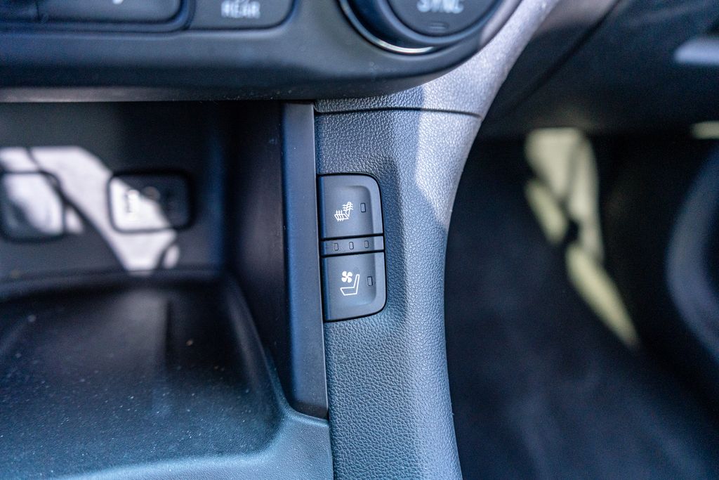 2017 GMC ACADIA - Image 39