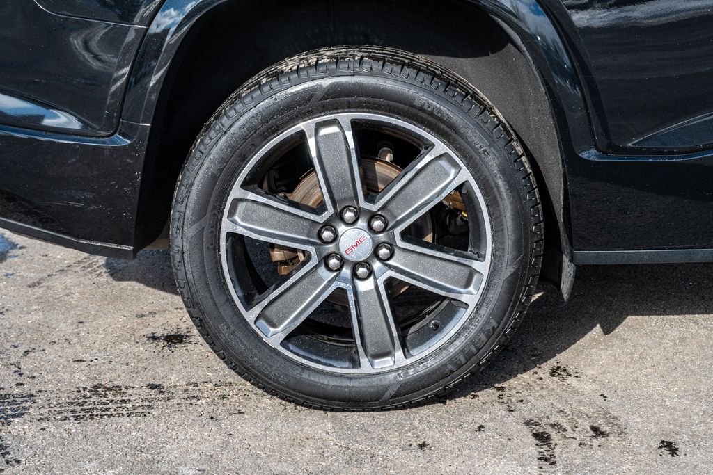 2017 GMC ACADIA - Image 9