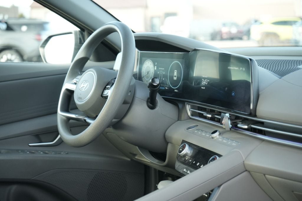2024 HYUNDAI ELANTRA - Image 11