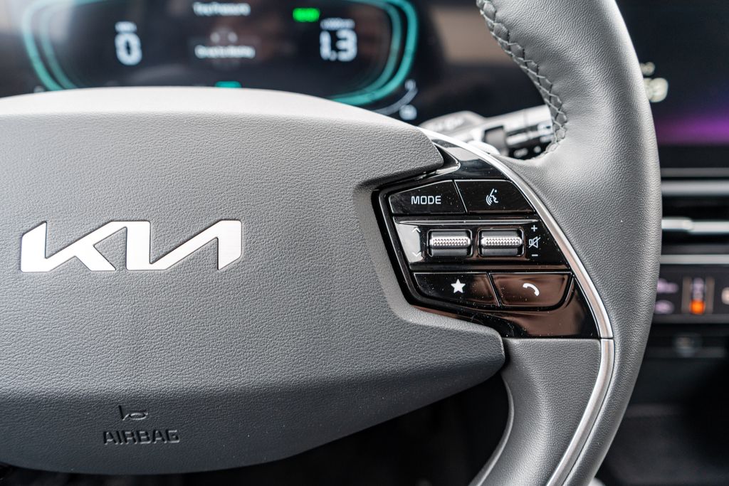 2025 KIA NIRO - Image 27