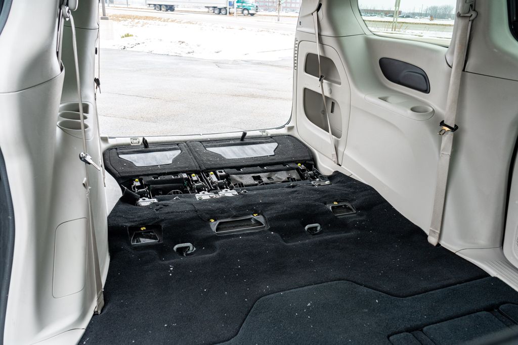 2023 CHRYSLER PACIFICA - Image 15