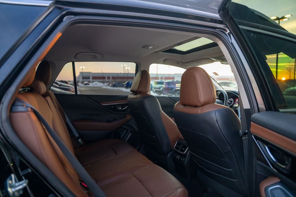 2025 SUBARU OUTBACK - Image 14