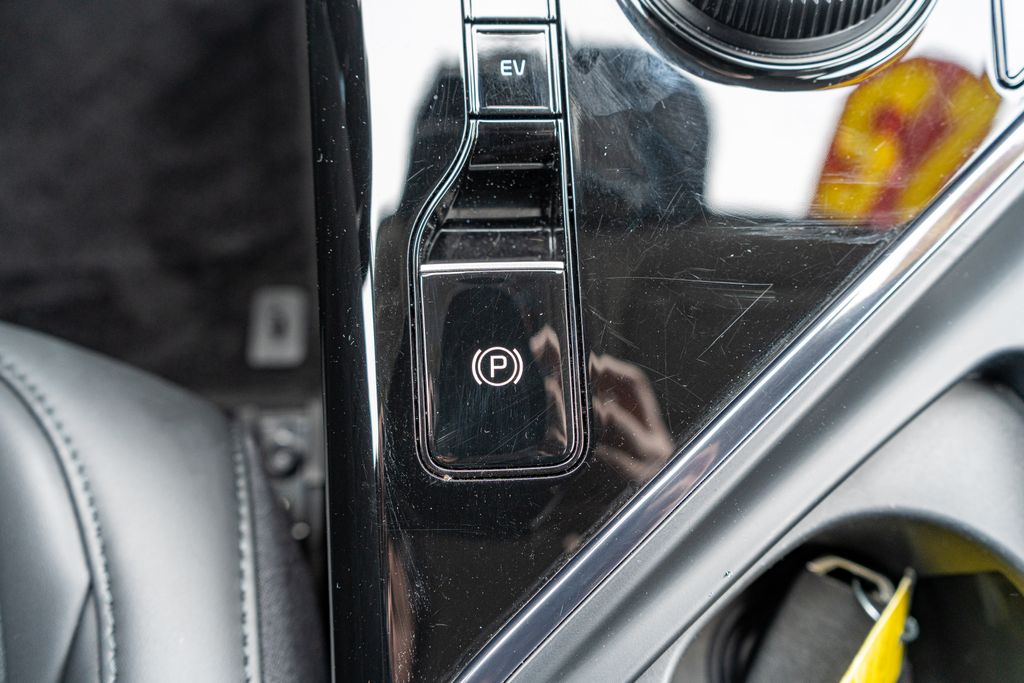 2025 KIA NIRO - Image 31