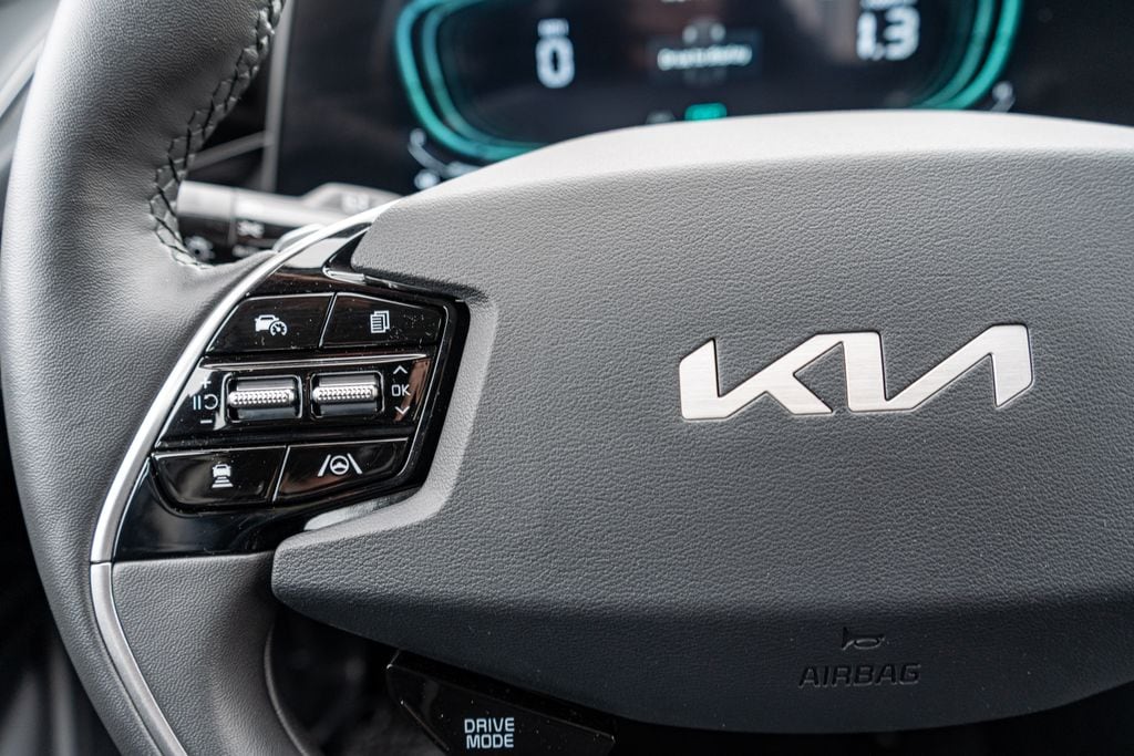 2025 KIA NIRO - Image 26