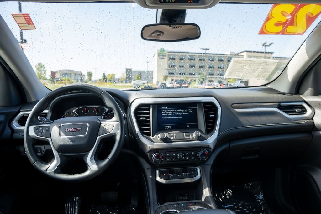 2023 GMC ACADIA - Image 16