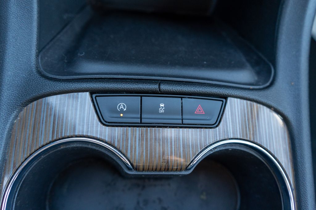 2023 GMC ACADIA - Image 34