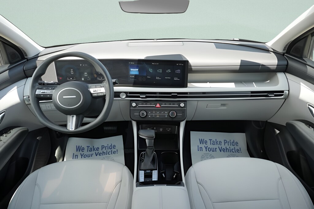 2025 Hyundai Tucson SE - Photo 16