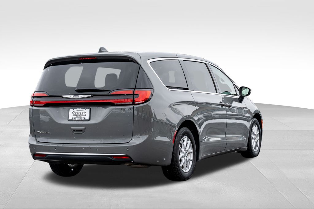 2023 CHRYSLER PACIFICA - Image 7