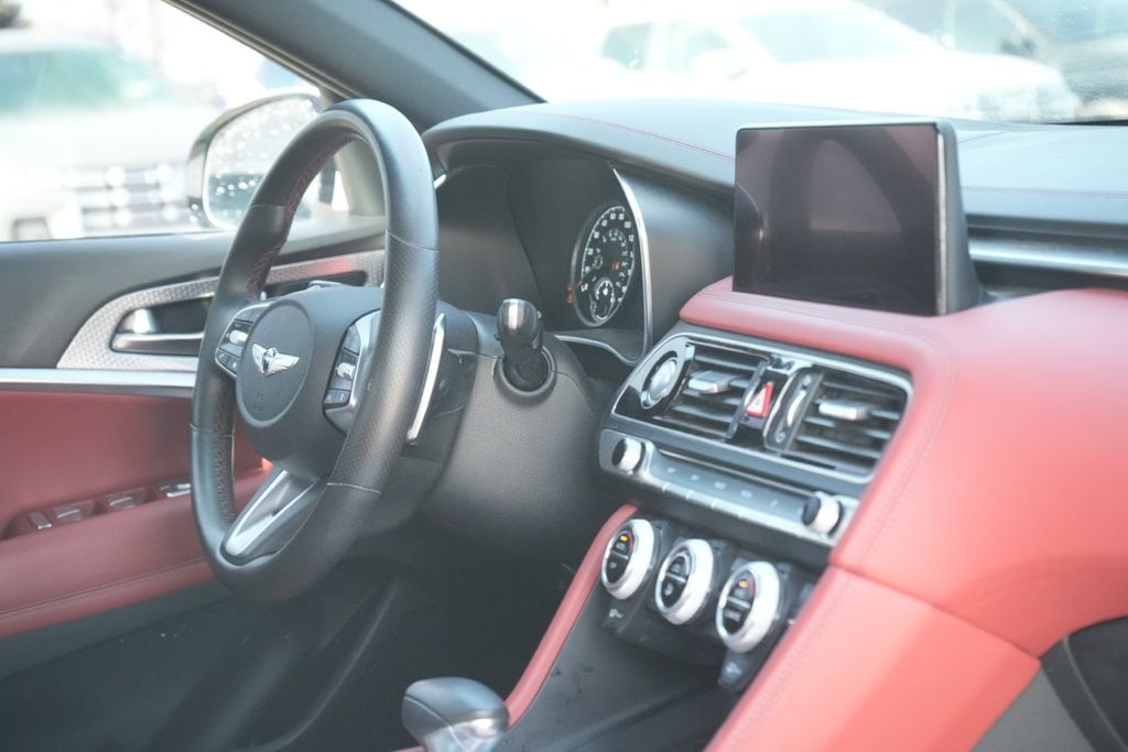 2023 GENESIS G70 - Image 12