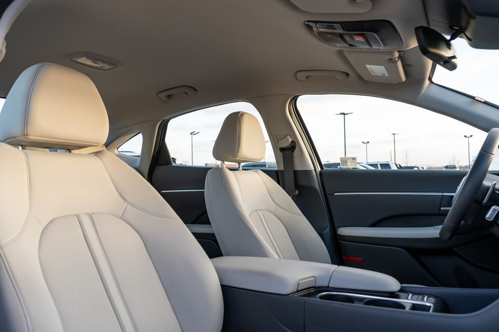 2025 HYUNDAI SONATA - Image 12