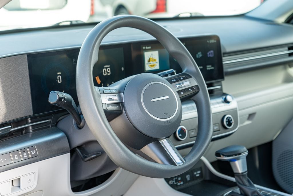 2025 HYUNDAI KONA - Image 21