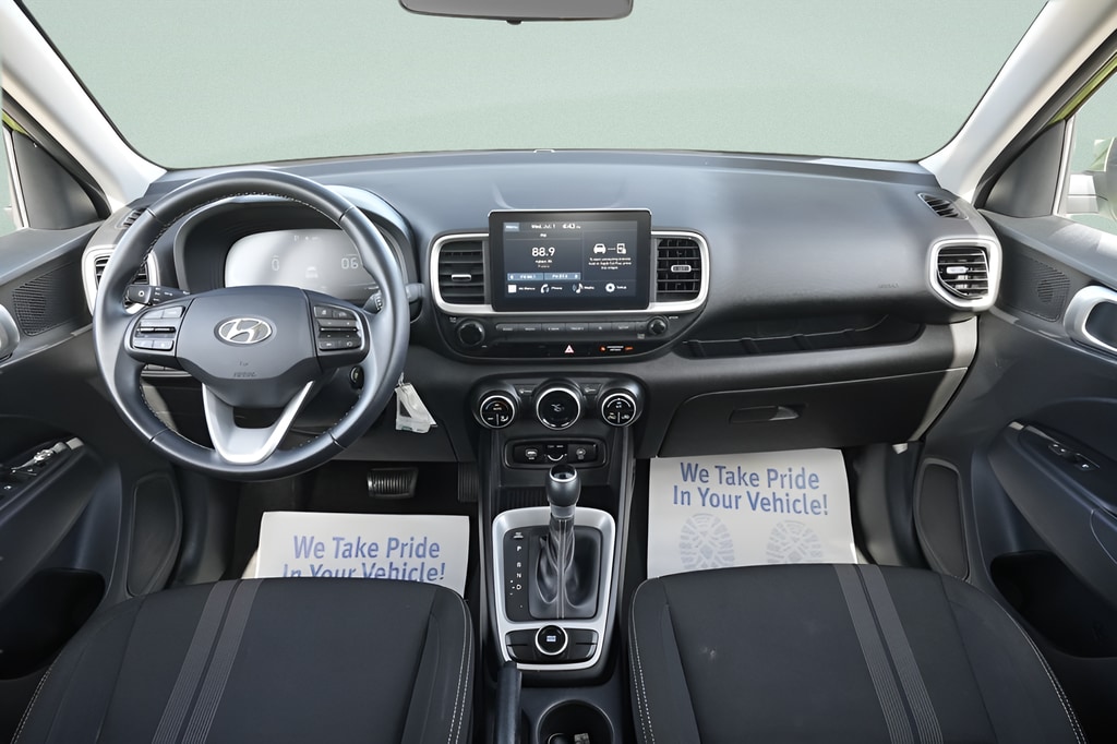 2023 Hyundai Venue SEL - Photo 16