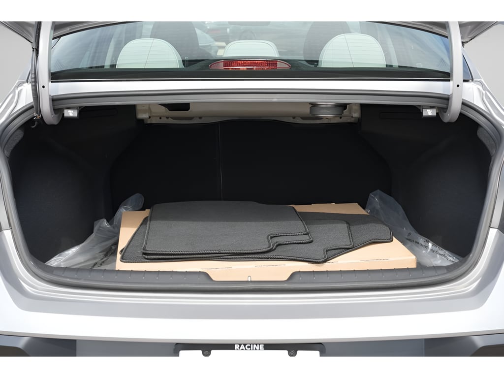 2026 Hyundai Elantra Limited - Photo 11