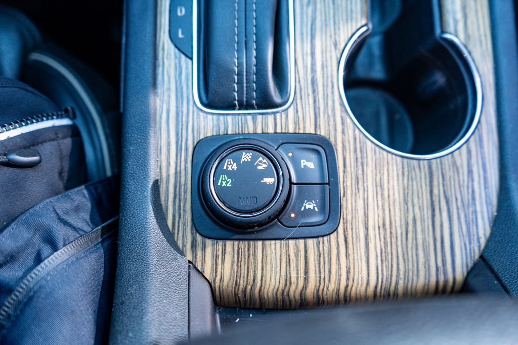 2017 GMC ACADIA - Image 37