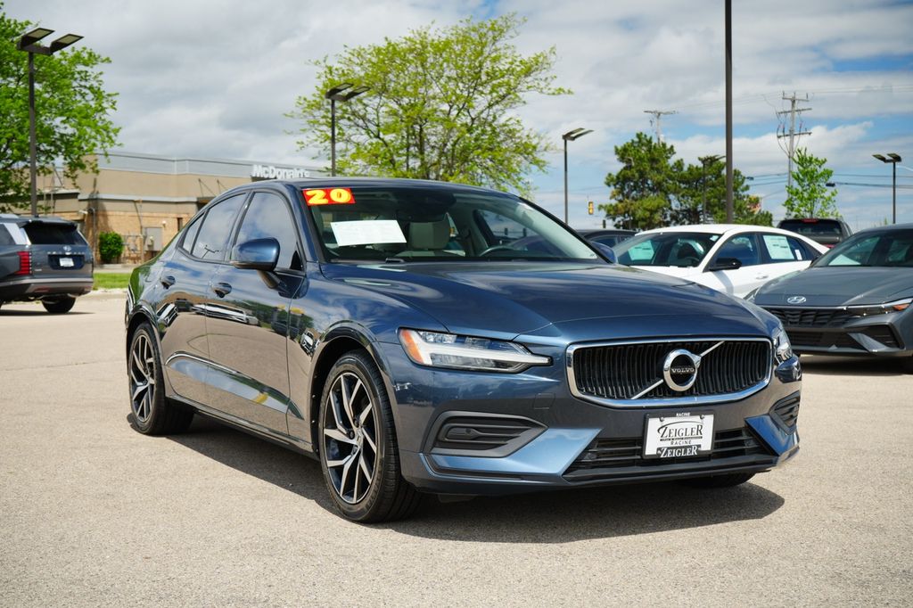 2020 Volvo S60 T5 Momentum's photo
