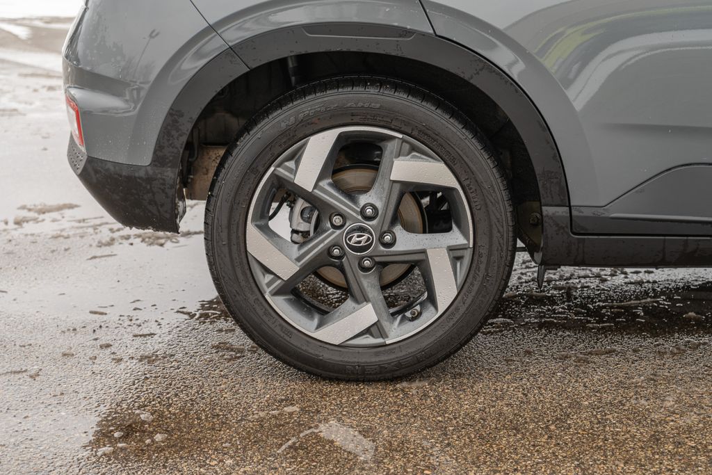 2023 HYUNDAI VENUE - Image 9