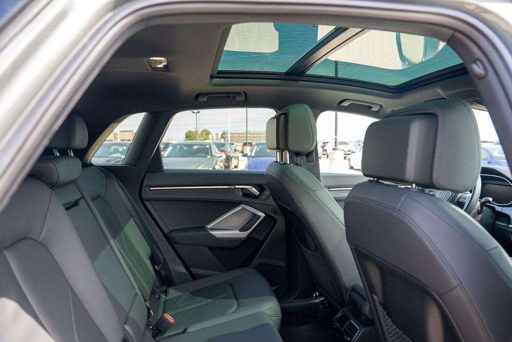 2024 AUDI Q3 - Image 14