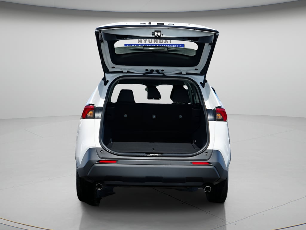 2025 Toyota RAV4 LE - Photo 11