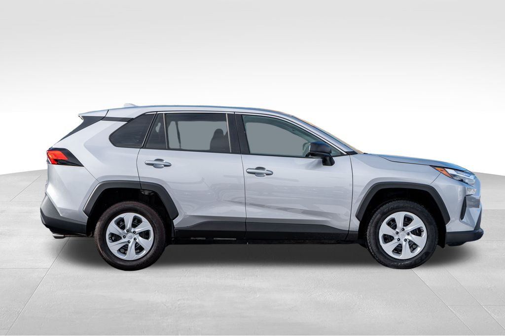 2024 TOYOTA RAV4 - Image 9