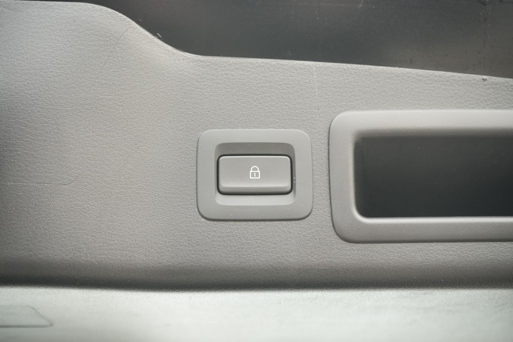 2024 MAZDA MAZDA3 - Image 12