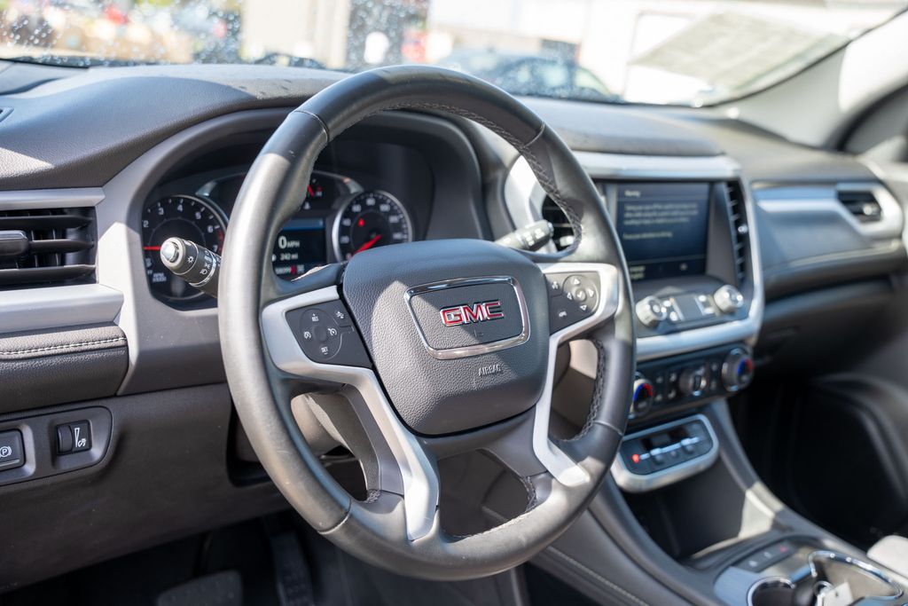 2023 GMC ACADIA - Image 19