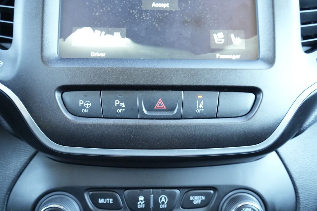 2020 JEEP CHEROKEE - Image 38