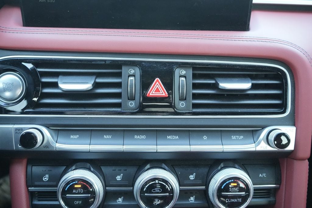 2023 GENESIS G70 - Image 37