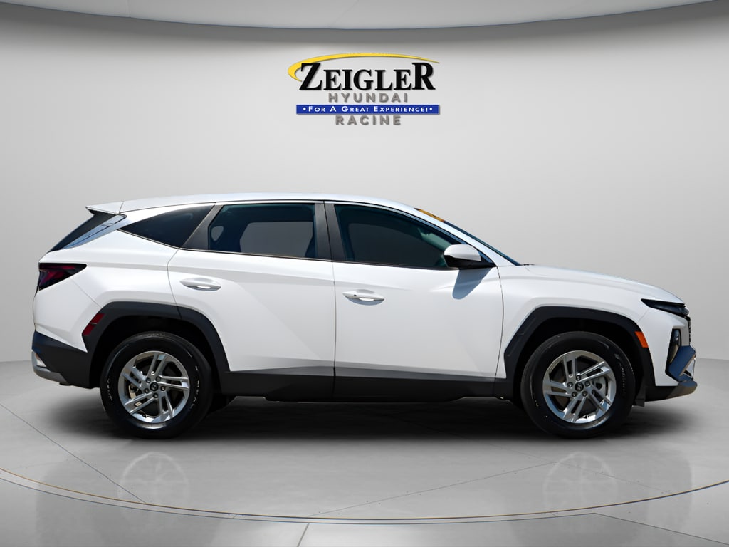 2025 Hyundai Tucson SE - Photo 8