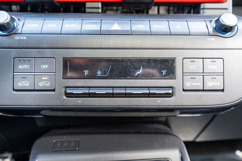 2024 HYUNDAI KONA - Image 34