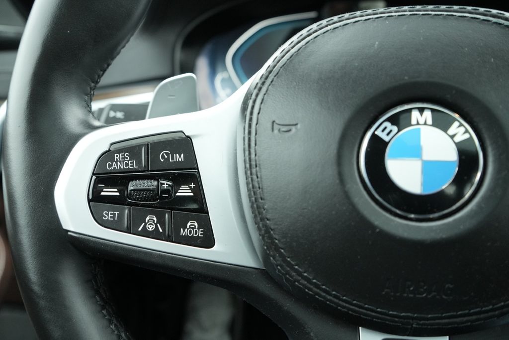 2021 BMW 530E - Image 33