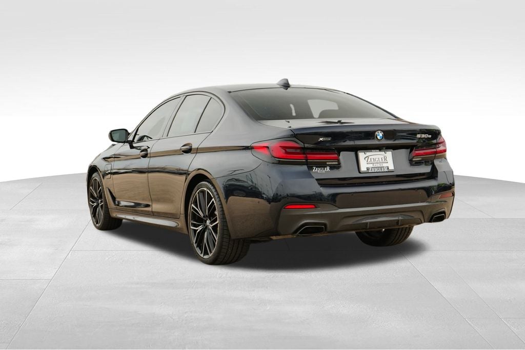 2021 BMW 530E - Image 5