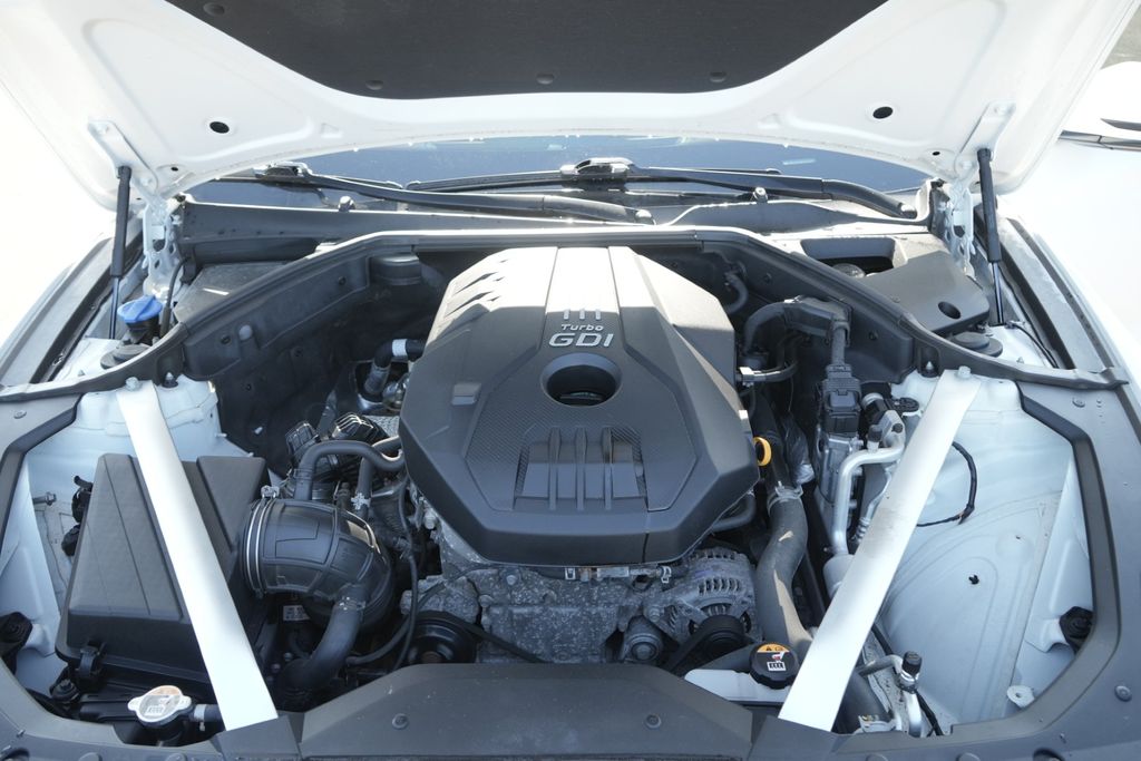 2023 GENESIS G70 - Image 21