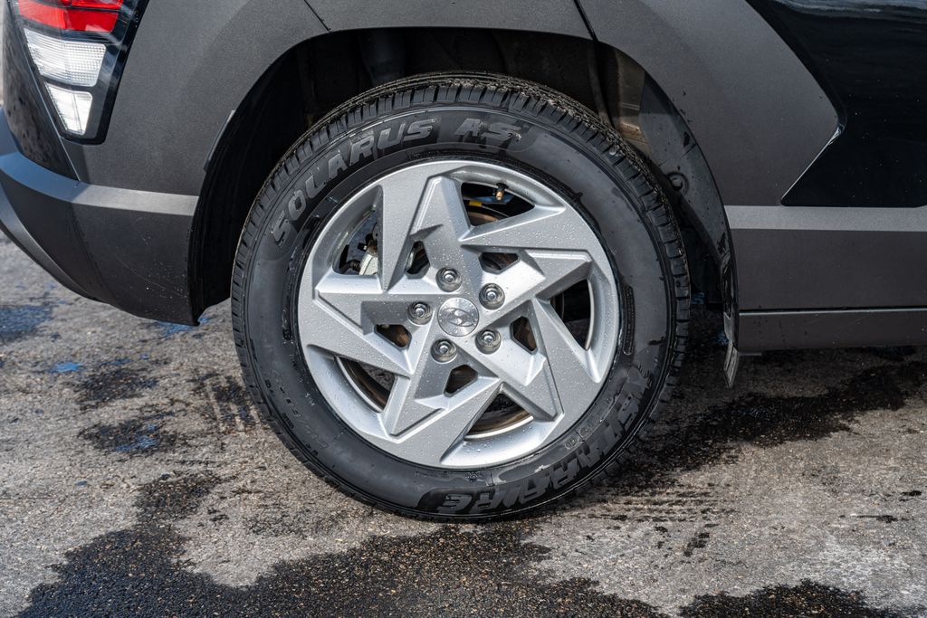 2025 HYUNDAI KONA - Image 9