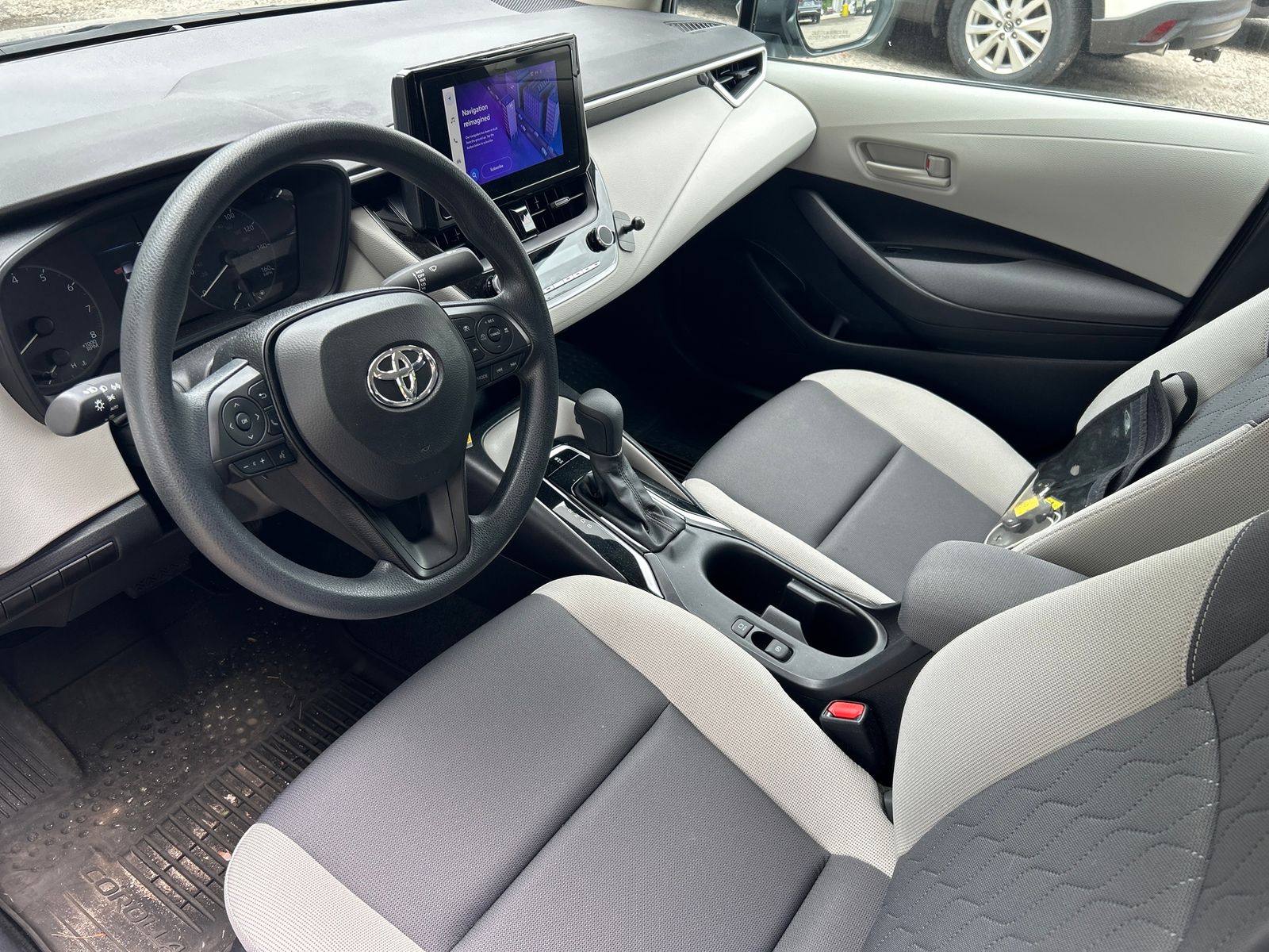 2024 Toyota Corolla LE - Photo 13