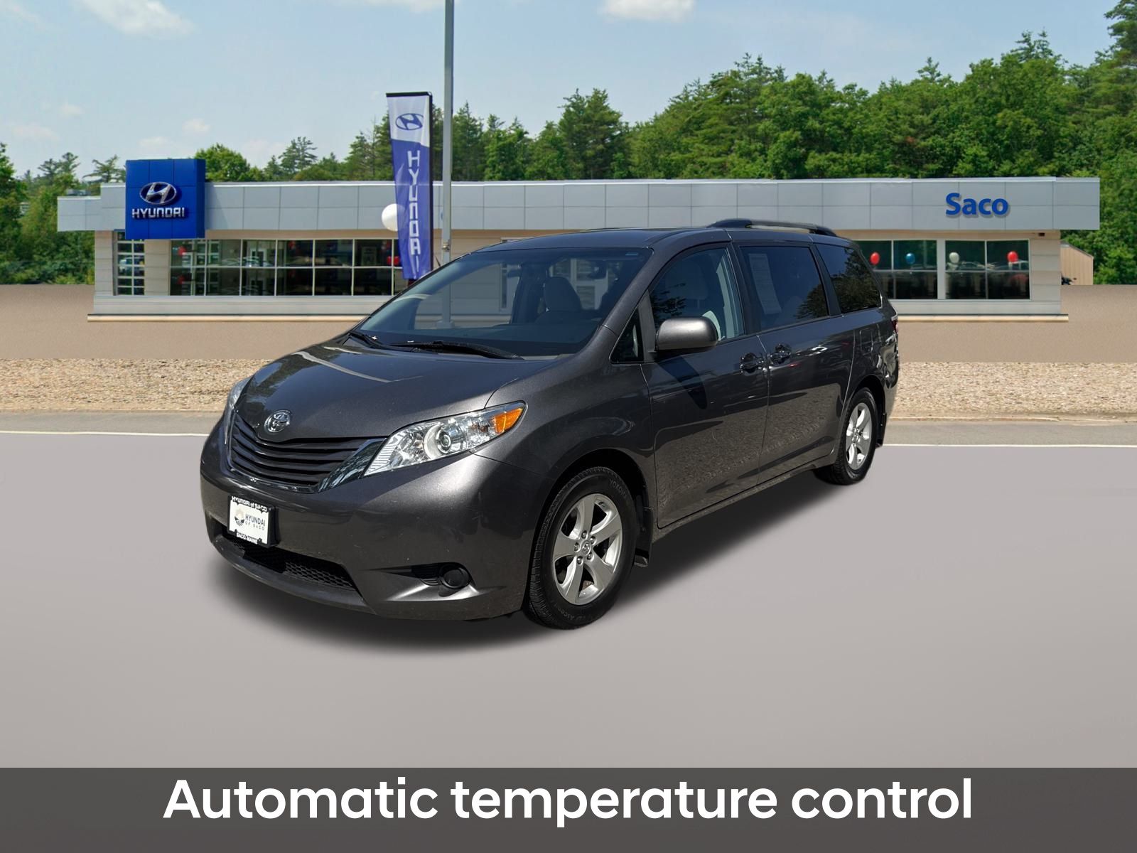 2017 Toyota Sienna L photo 2