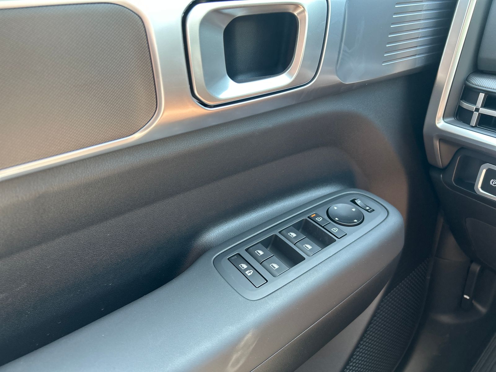 2026 Hyundai Santa Fe SE - Photo 11