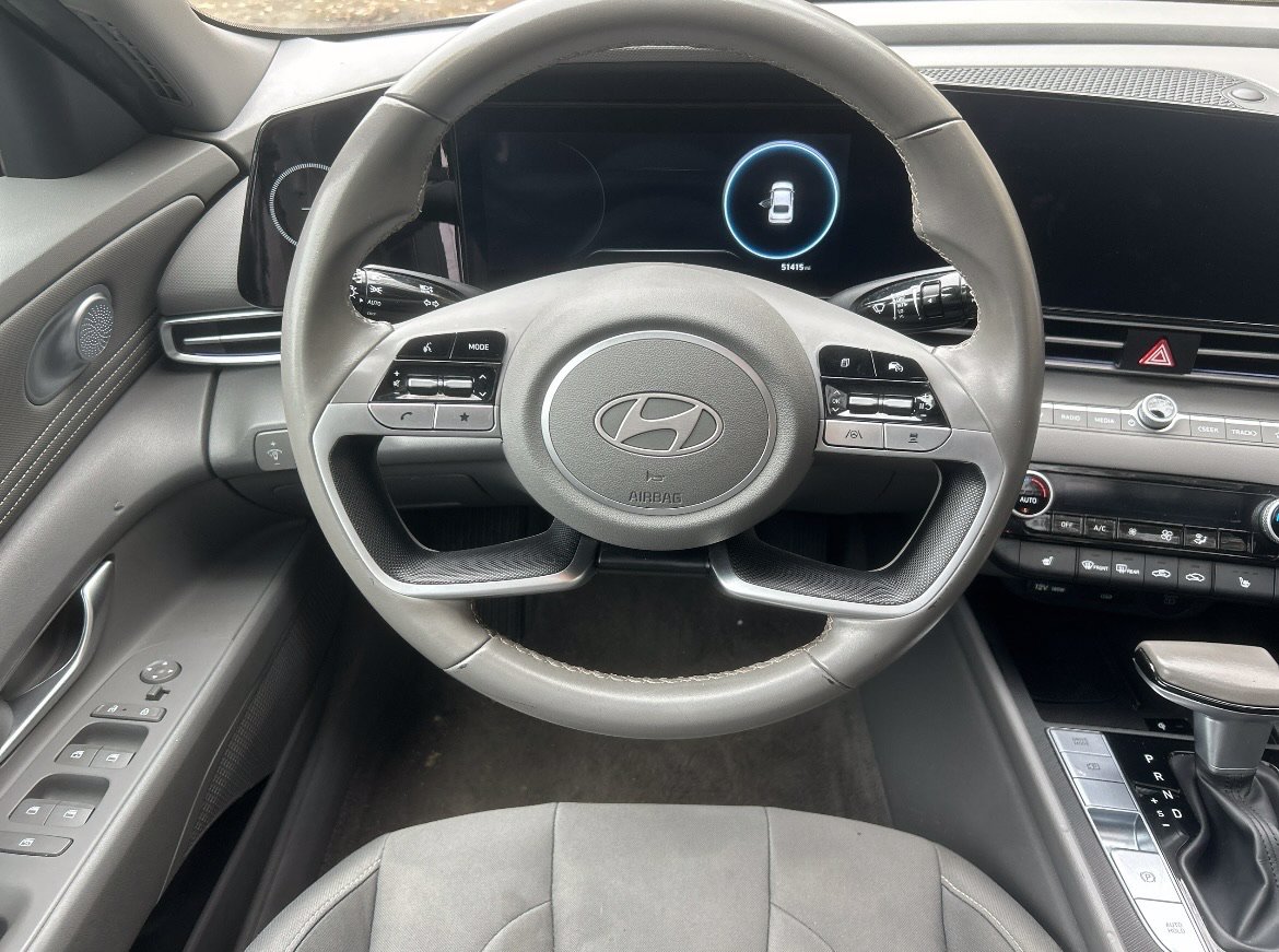 2025 Hyundai Elantra SEL - Photo 15