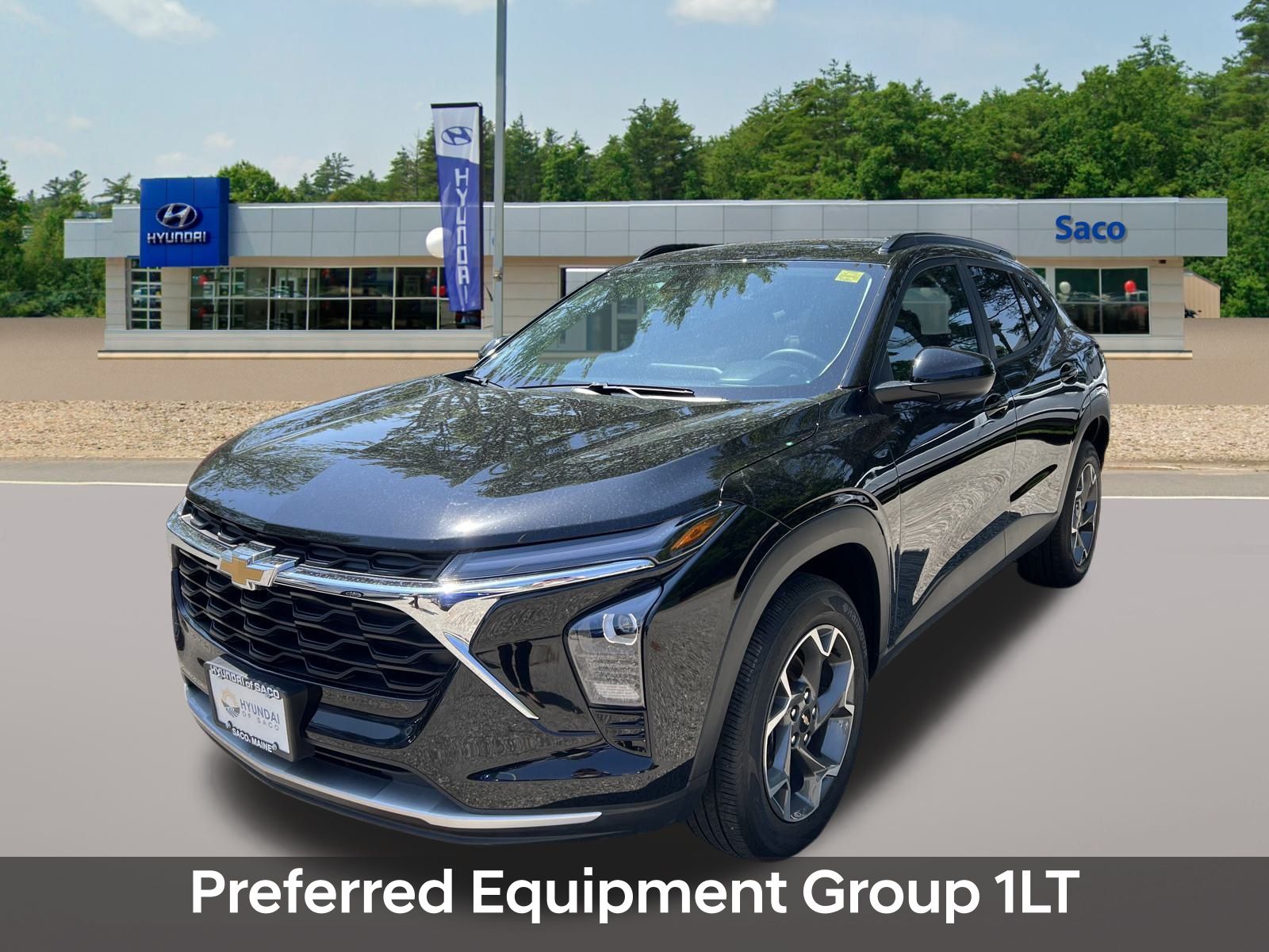 2024 Chevrolet Trax LT photo 2