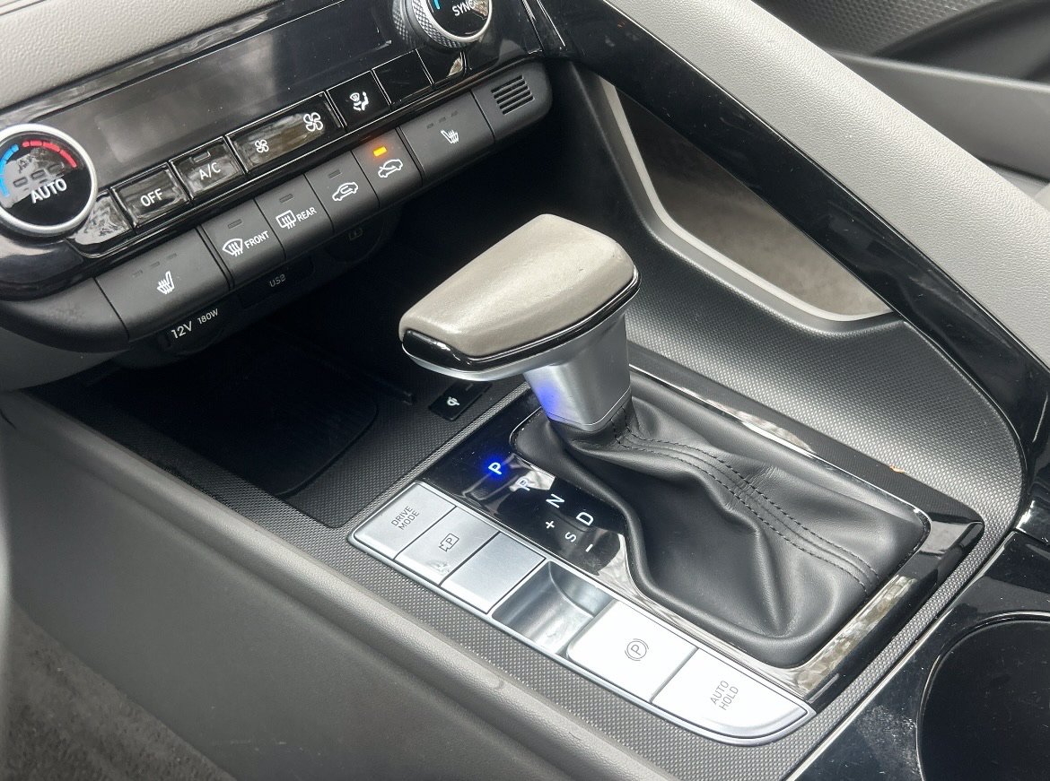 2025 Hyundai Elantra SEL - Photo 13