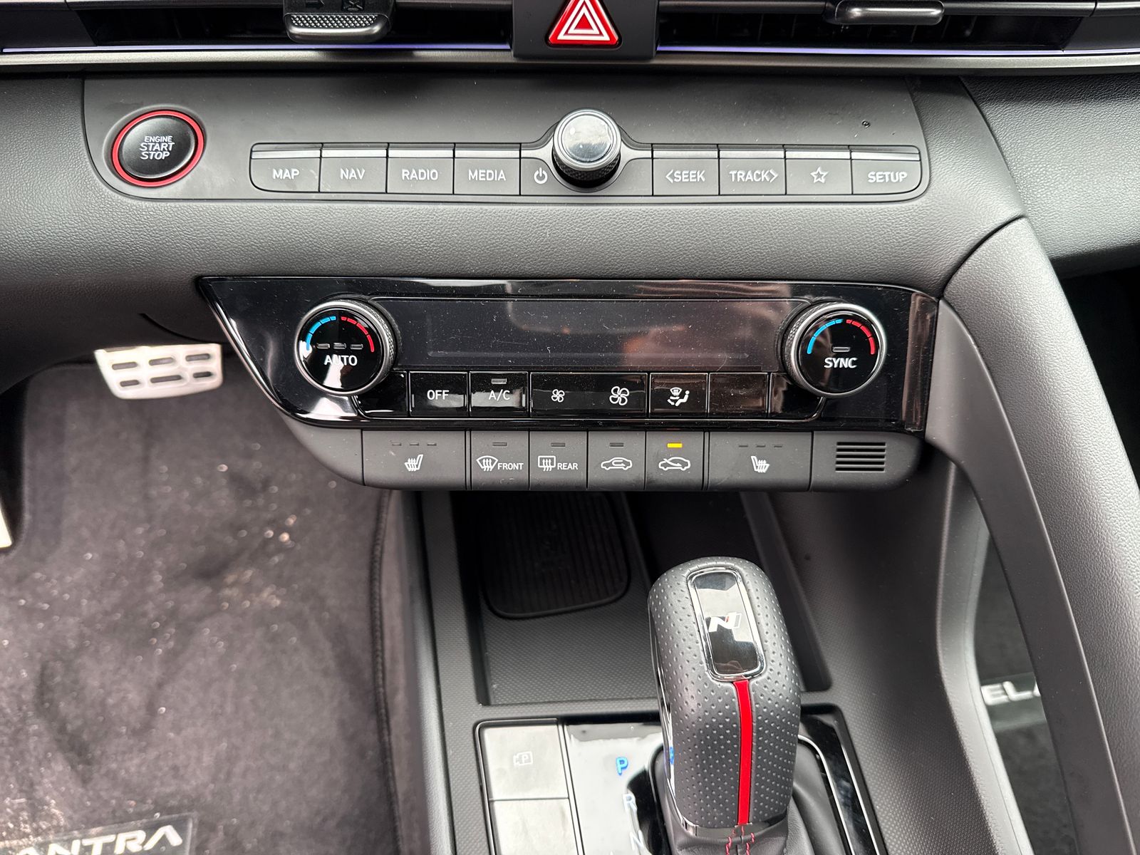 2025 Hyundai Elantra N Line - Photo 16