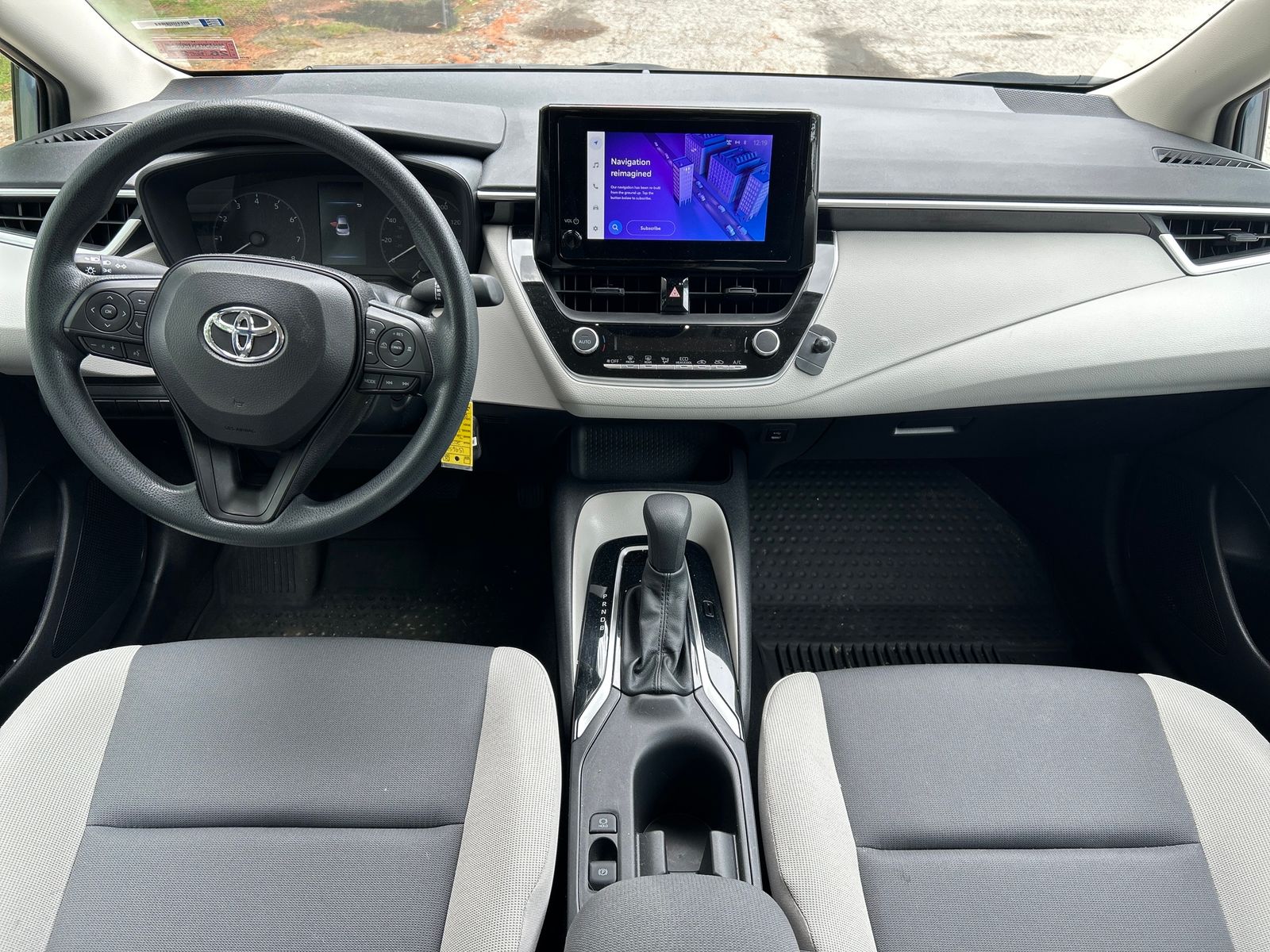2024 Toyota Corolla LE - Photo 18