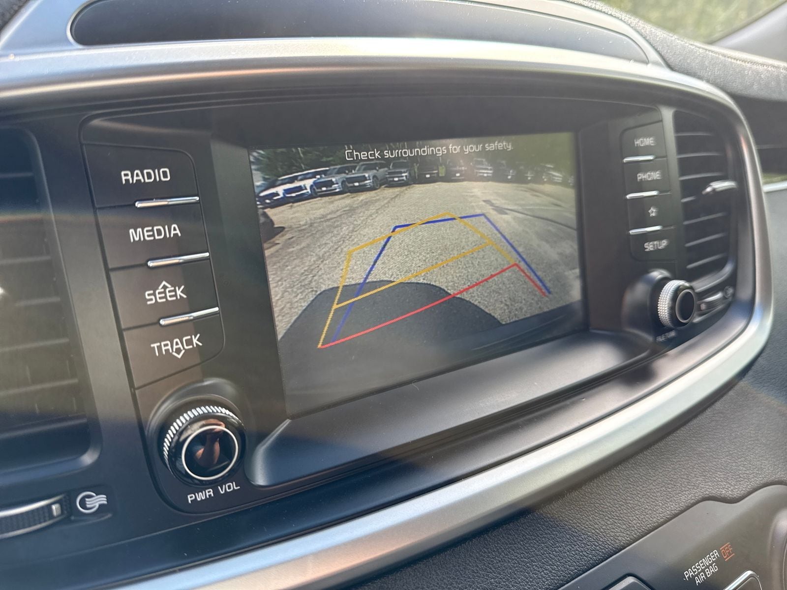 2020 Kia Sorento LX - Photo 18