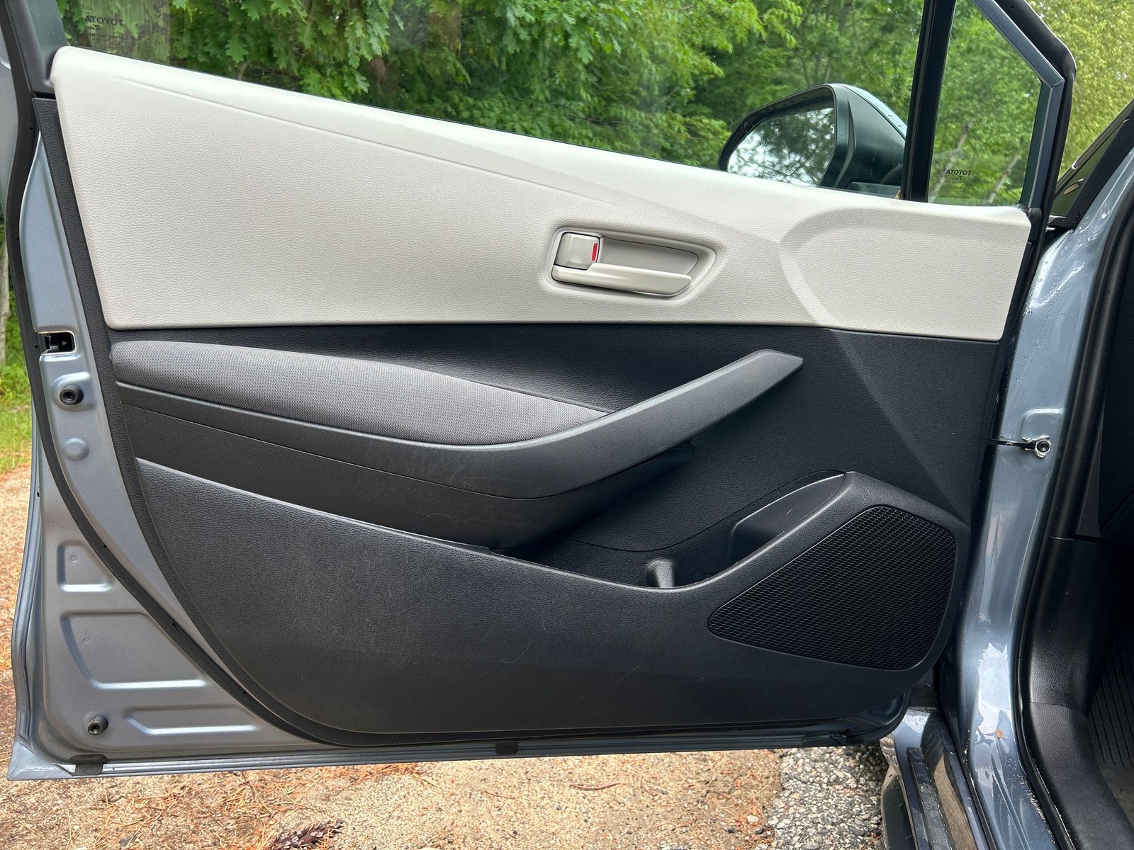2024 Toyota Corolla LE - Photo 12