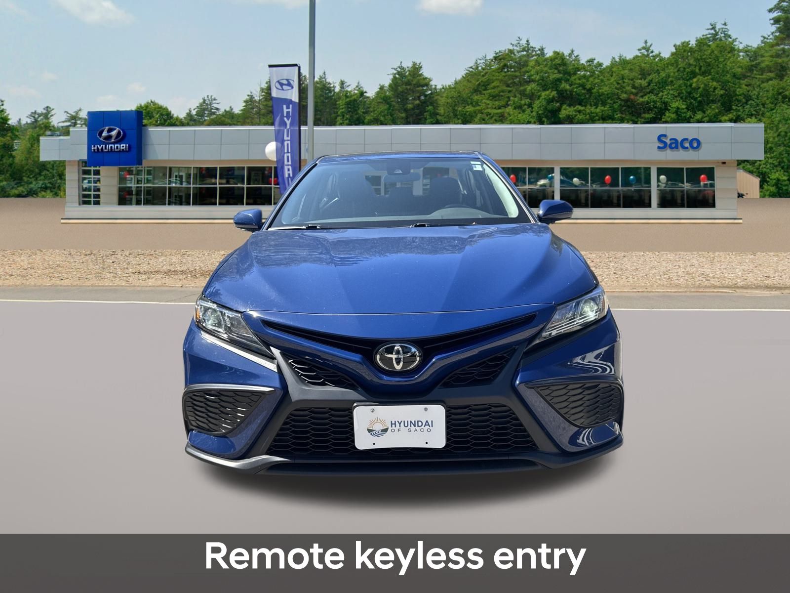 2023 Toyota Camry SE photo 3