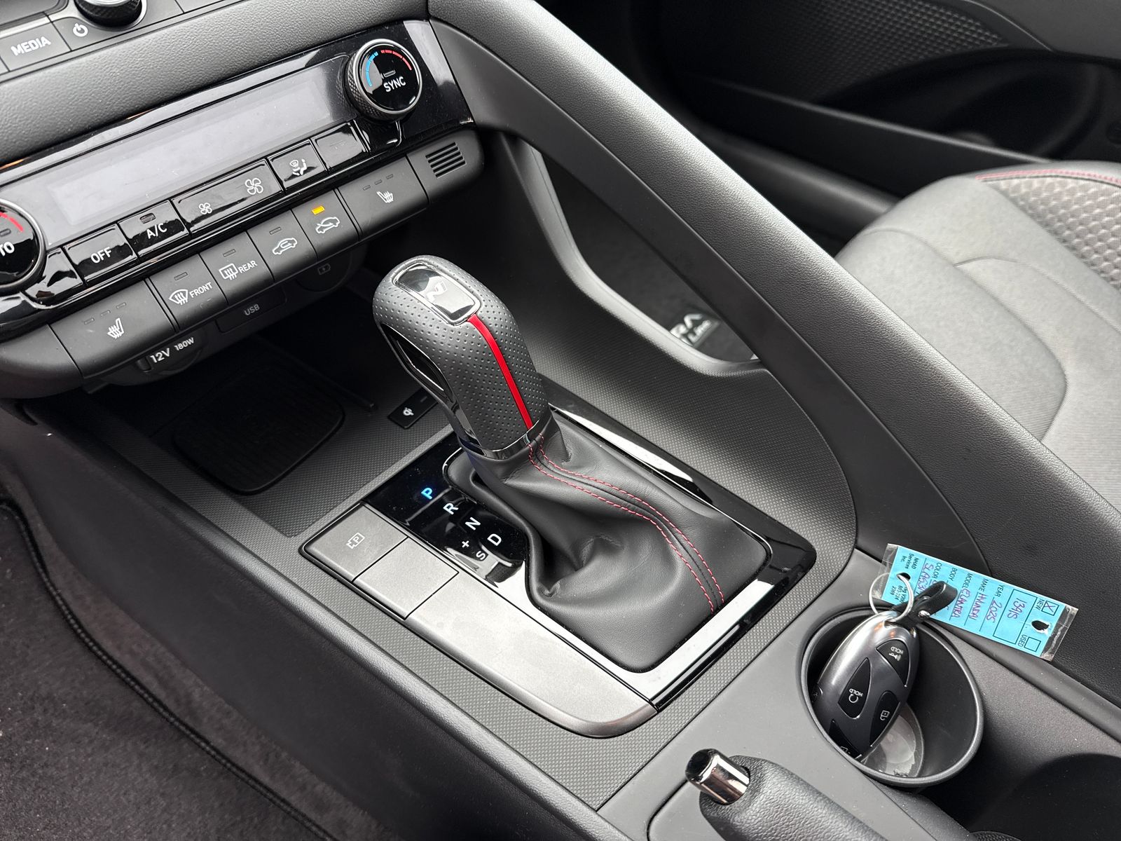 2025 Hyundai Elantra N Line - Photo 20
