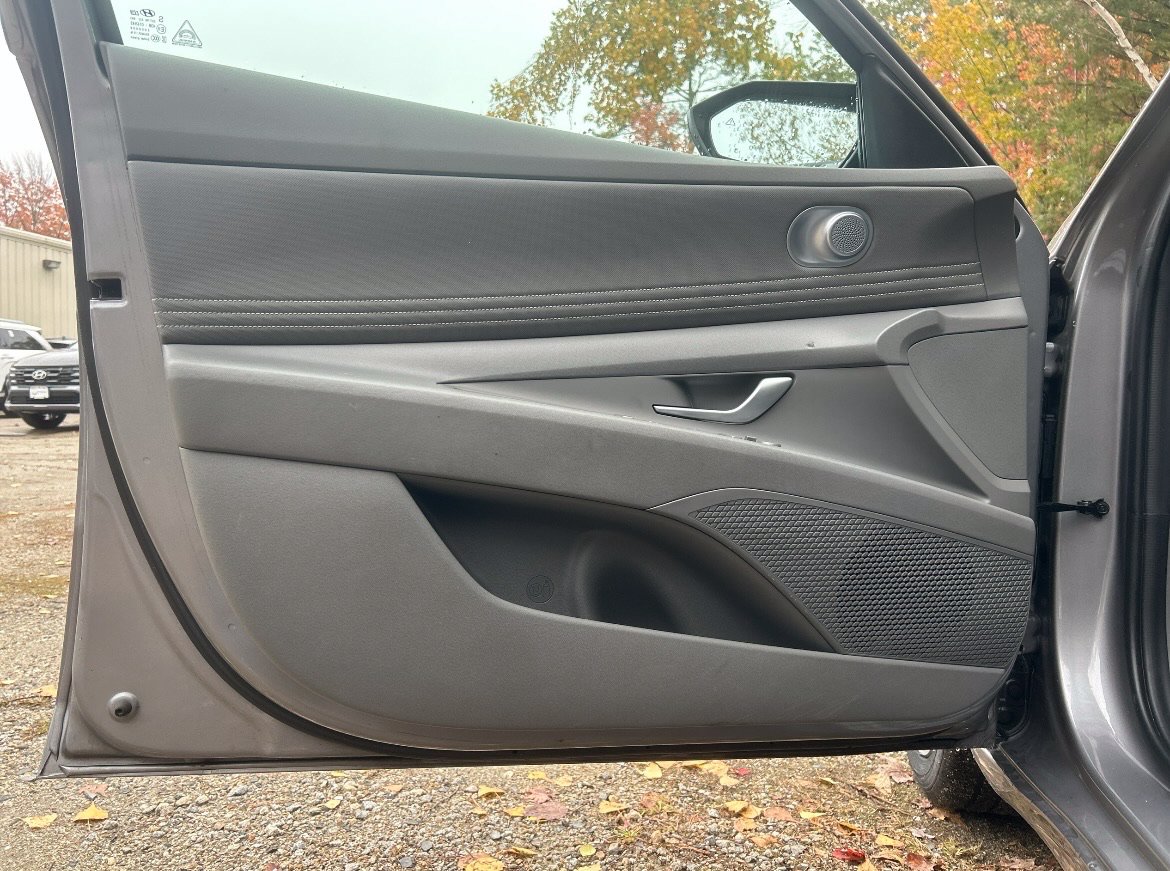 2025 Hyundai Elantra SEL - Photo 11