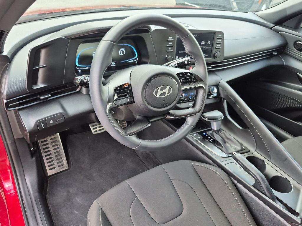 2025 Hyundai Elantra SEL - Photo 10