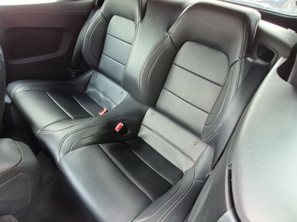 2025 Ford Mustang EcoBoost - Photo 19