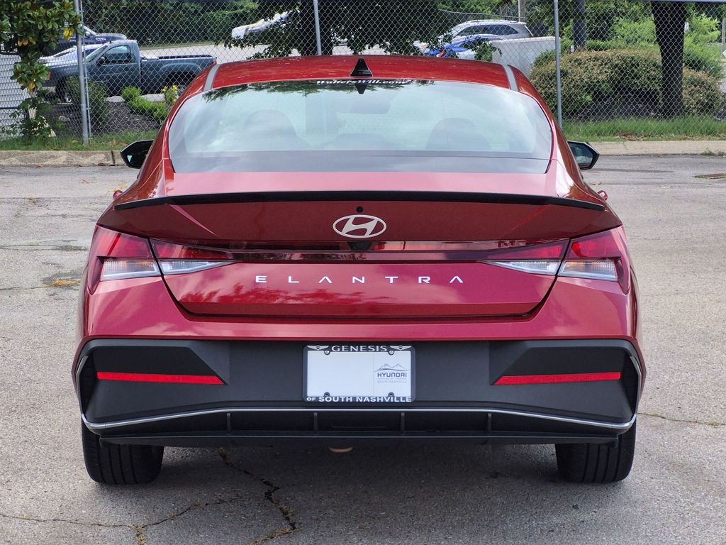 2025 Hyundai Elantra SEL - Photo 7